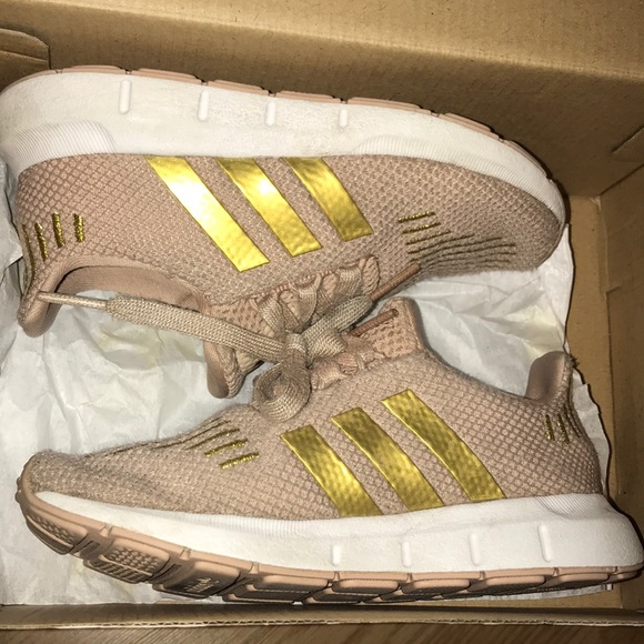 Adidas Swift Run size 10 - Picture 4 of 4